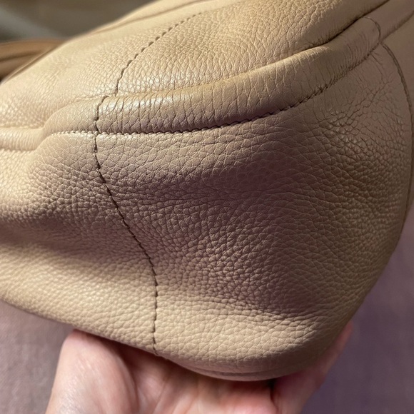 Salvatore Ferragamo Izzie Gancini Large Tote - Picture 8 of 15